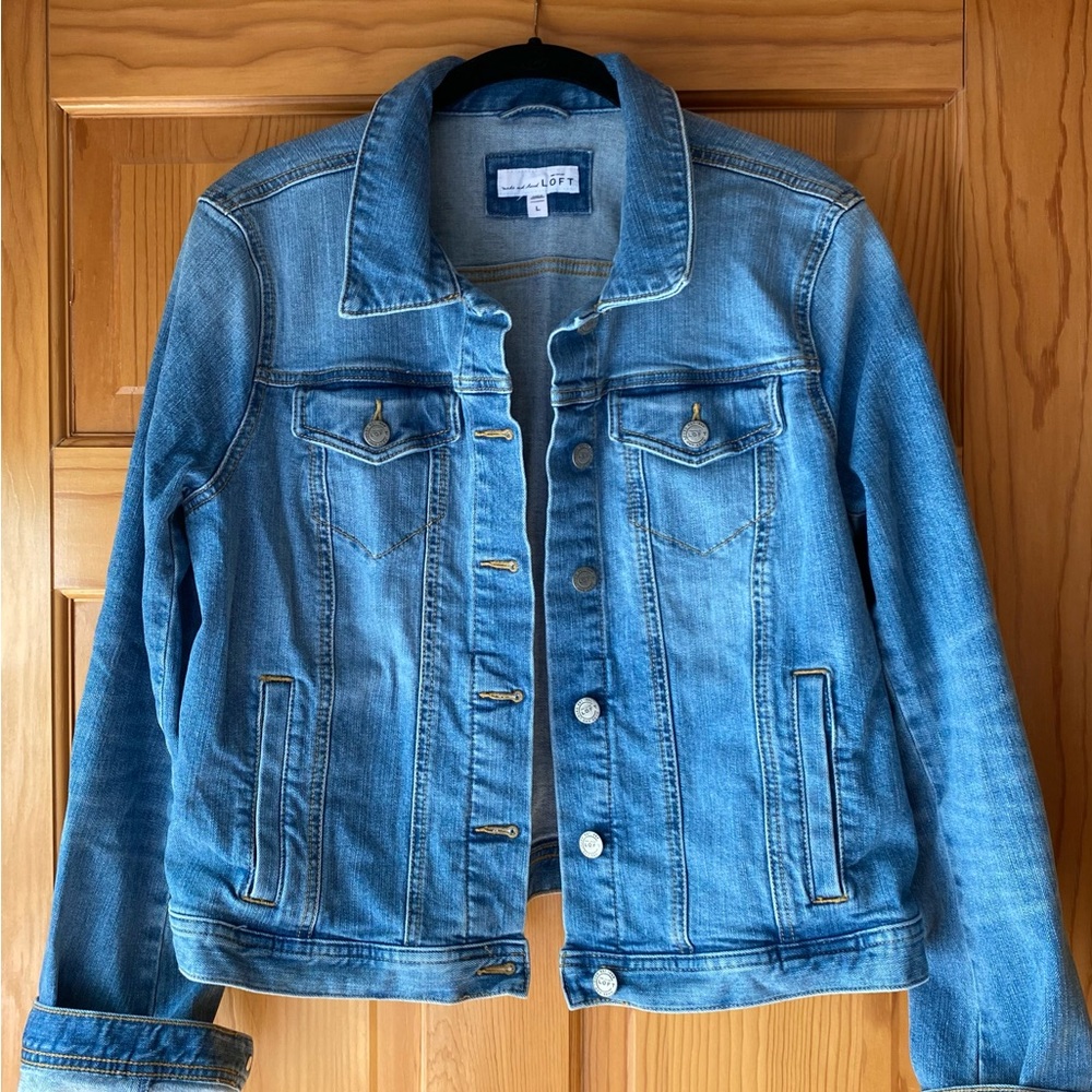 Loft women’s denim jacket. Size large.